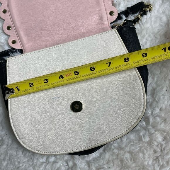 Betsey Johnson tricolor Crossbody bag Pink,beige & Black gold tone hearts accent - Picture 10 of 15